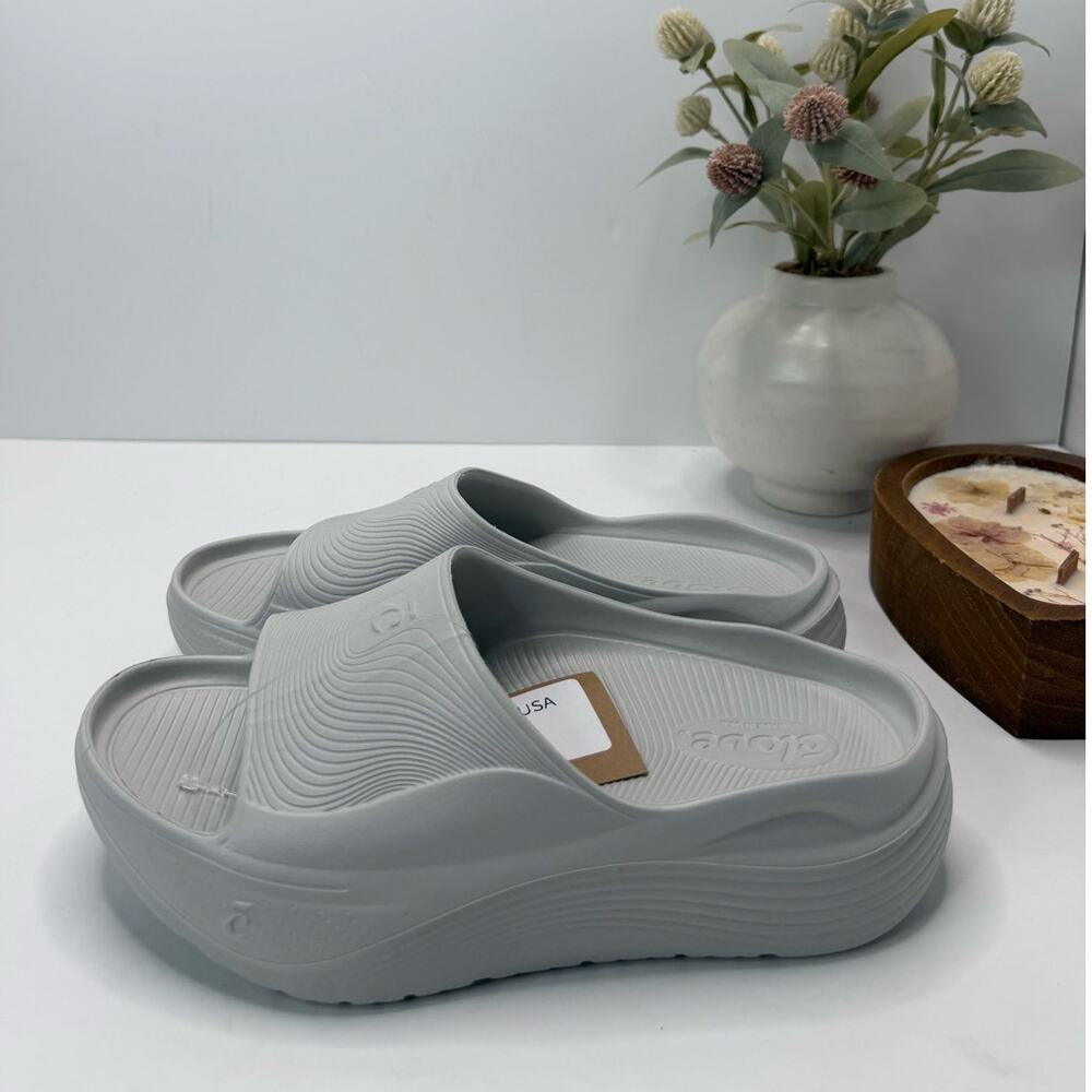 Clove Supercush Recovery Slide Comfort Lightweight Antique White Women 7 NWOB